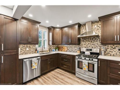 10562 Lakeshore Road W, Port Colborne, ON - Indoor Photo Showing Kitchen With Double Sink With Upgraded Kitchen