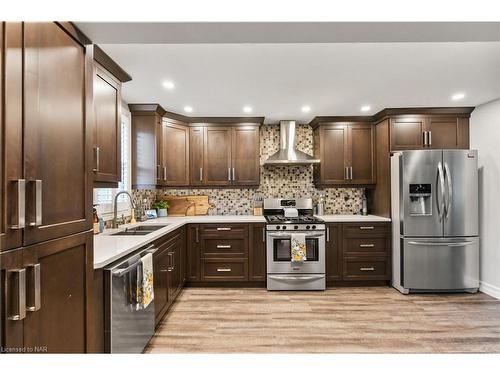 10562 Lakeshore Road W, Port Colborne, ON - Indoor Photo Showing Kitchen With Double Sink With Upgraded Kitchen