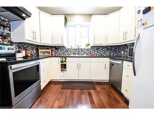 63 Elgin Street E, Welland, ON - Indoor Photo Showing Kitchen