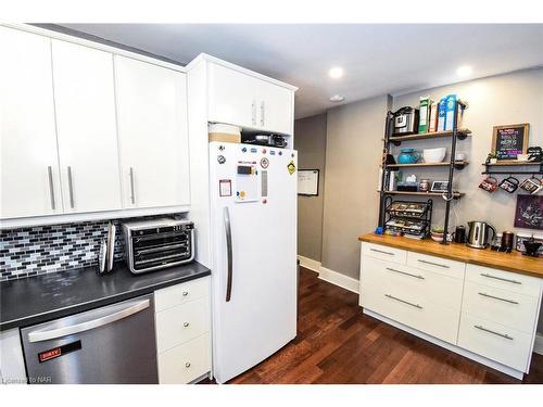 63 Elgin Street E, Welland, ON - Indoor Photo Showing Kitchen