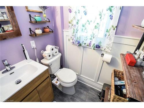 63 Elgin Street E, Welland, ON - Indoor Photo Showing Bathroom