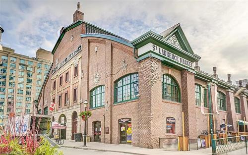 506-77 Lombard Street, Toronto, ON - Outdoor With Facade