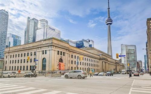 506-77 Lombard Street, Toronto, ON - Outdoor With Facade