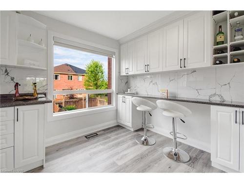 125 Dunlop Court, Brampton, ON - Indoor Photo Showing Kitchen