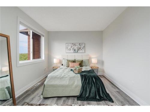 125 Dunlop Court, Brampton, ON - Indoor Photo Showing Bedroom