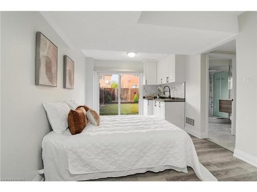 125 Dunlop Court, Brampton, ON - Indoor Photo Showing Bedroom