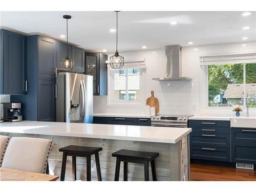 14 Laguna Crescent, St. Catharines, ON - Indoor Photo Showing Kitchen With Upgraded Kitchen