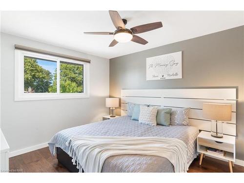 14 Laguna Crescent, St. Catharines, ON - Indoor Photo Showing Bedroom