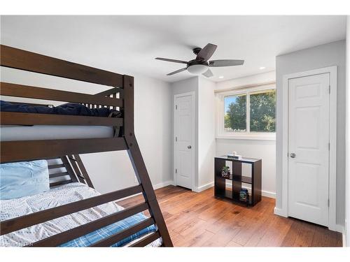 14 Laguna Crescent, St. Catharines, ON - Indoor Photo Showing Bedroom