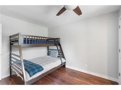 14 Laguna Crescent, St. Catharines, ON - Indoor Photo Showing Bedroom