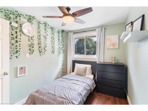 14 Laguna Crescent, St. Catharines, ON - Indoor Photo Showing Bedroom