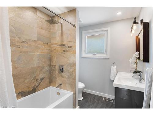 14 Laguna Crescent, St. Catharines, ON - Indoor Photo Showing Bathroom