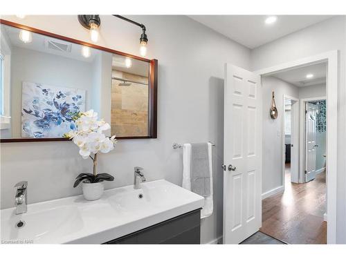 14 Laguna Crescent, St. Catharines, ON - Indoor Photo Showing Bathroom