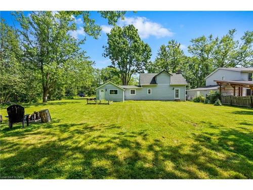 1700 Chatham Road, Fort Erie, ON - Outdoor With Backyard