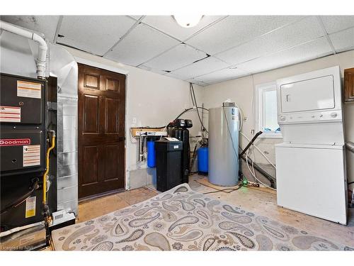 1700 Chatham Road, Fort Erie, ON - Indoor Photo Showing Laundry Room