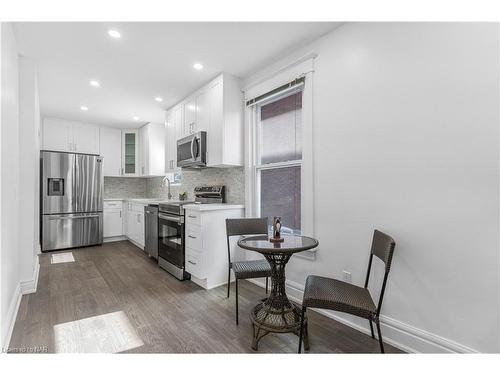 36 Margery Road, Welland, ON - Indoor Photo Showing Kitchen With Upgraded Kitchen