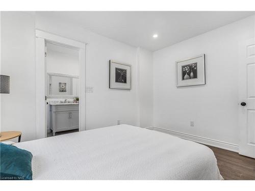 36 Margery Road, Welland, ON - Indoor Photo Showing Bedroom