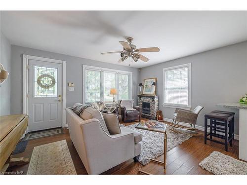 263 Maplewood Avenue, Crystal Beach, ON - Indoor Photo Showing Living Room With Fireplace