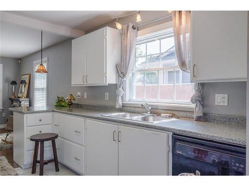 263 Maplewood Avenue, Crystal Beach, ON - Indoor Photo Showing Kitchen With Double Sink