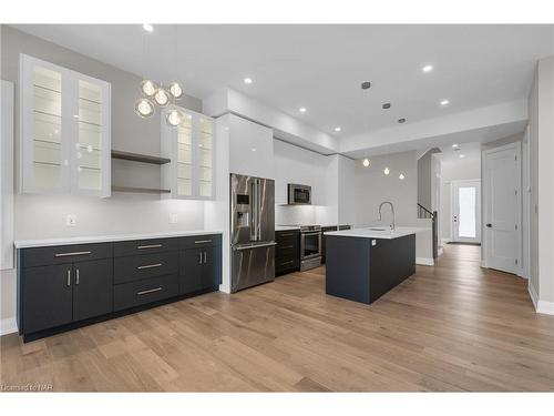 13-1465 Station Street, Fonthill, ON - Indoor Photo Showing Kitchen With Upgraded Kitchen