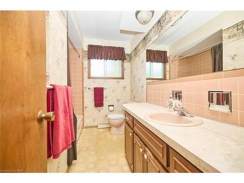 6357 Glengate Street, Niagara Falls, ON - Indoor Photo Showing Bathroom