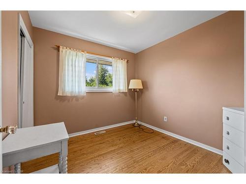 4 Tamarack Street, Welland, ON - Indoor Photo Showing Other Room