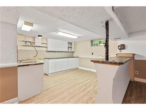 4 Tamarack Street, Welland, ON - Indoor Photo Showing Kitchen