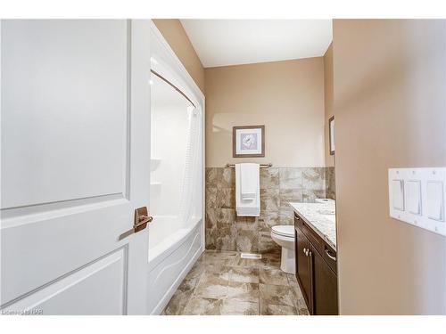 4-5622 Ironwood Street, Niagara Falls, ON - Indoor Photo Showing Bathroom