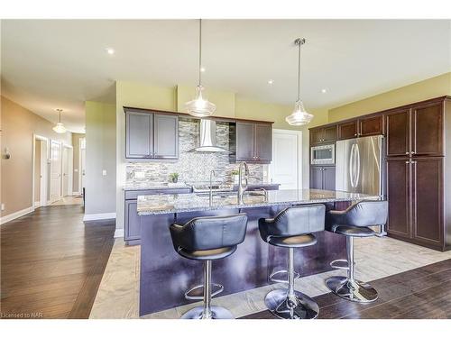 4-5622 Ironwood Street, Niagara Falls, ON - Indoor Photo Showing Kitchen With Upgraded Kitchen