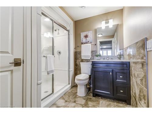 4-5622 Ironwood Street, Niagara Falls, ON - Indoor Photo Showing Bathroom