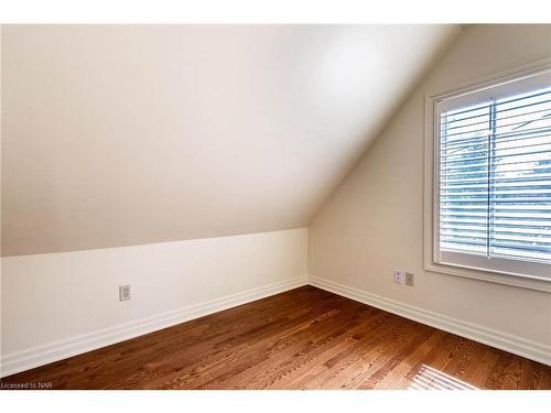 4189 Elberta Avenue, Niagara Falls, ON - Indoor Photo Showing Other Room