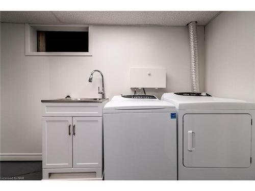 4189 Elberta Avenue, Niagara Falls, ON - Indoor Photo Showing Laundry Room