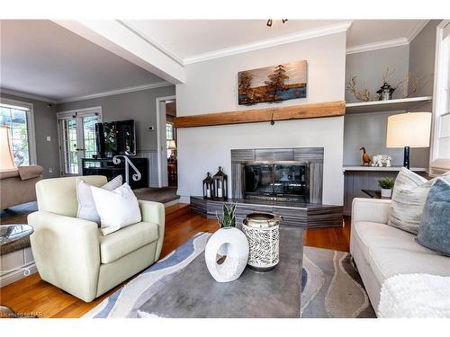 4189 Elberta Avenue, Niagara Falls, ON - Indoor Photo Showing Living Room With Fireplace