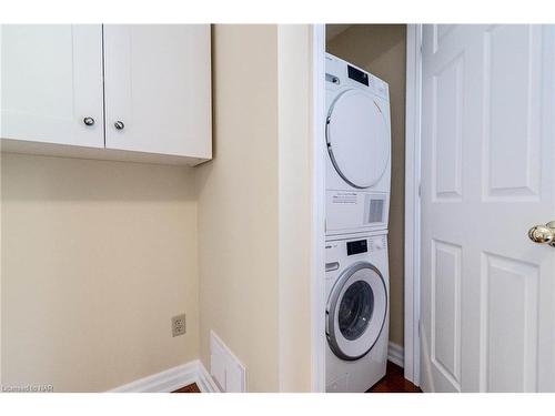 4189 Elberta Avenue, Niagara Falls, ON - Indoor Photo Showing Laundry Room