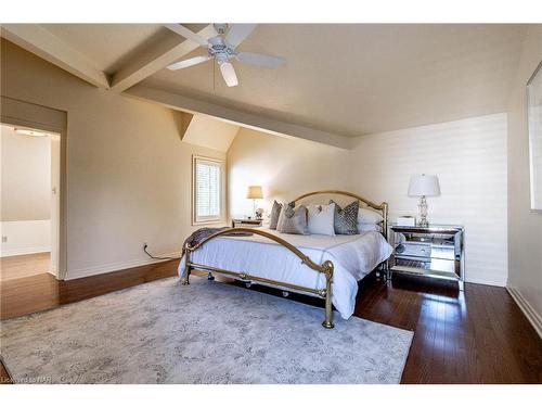 4189 Elberta Avenue, Niagara Falls, ON - Indoor Photo Showing Bedroom