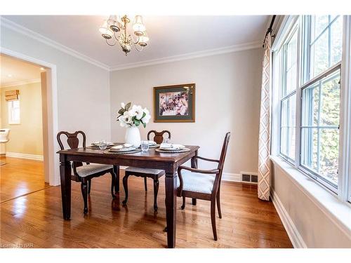 4189 Elberta Avenue, Niagara Falls, ON - Indoor Photo Showing Dining Room