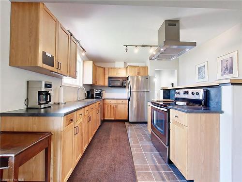 46 Collier Road S, Thorold, ON - Indoor Photo Showing Kitchen With Stainless Steel Kitchen