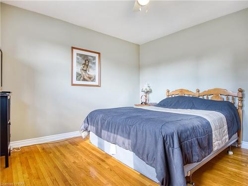 46 Collier Road S, Thorold, ON - Indoor Photo Showing Bedroom