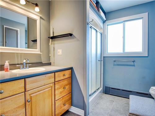 46 Collier Road S, Thorold, ON - Indoor Photo Showing Bathroom