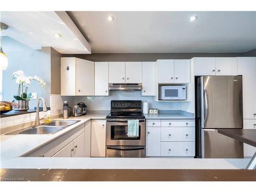 3829 Northwood Drive, Niagara Falls, ON - Indoor Photo Showing Kitchen With Double Sink