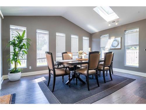 3829 Northwood Drive, Niagara Falls, ON - Indoor Photo Showing Dining Room