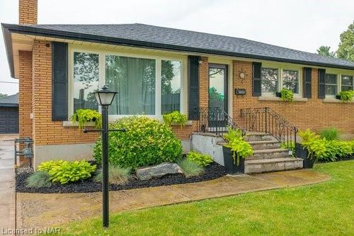 8830 Parliament Avenue, Niagara Falls, ON - Outdoor