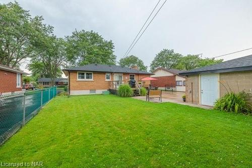 8830 Parliament Avenue, Niagara Falls, ON - Outdoor With Backyard With Exterior