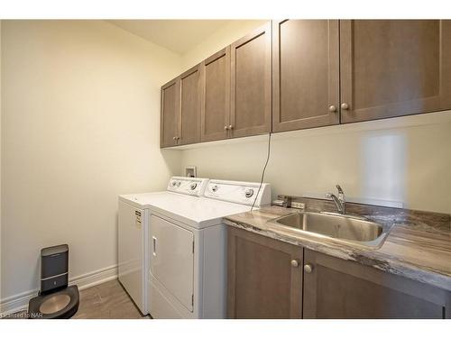 1 Tuscany Court, St. Catharines, ON - Indoor Photo Showing Laundry Room