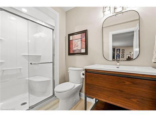 45 Peach Tree Common, St. Catharines, ON - Indoor Photo Showing Bathroom