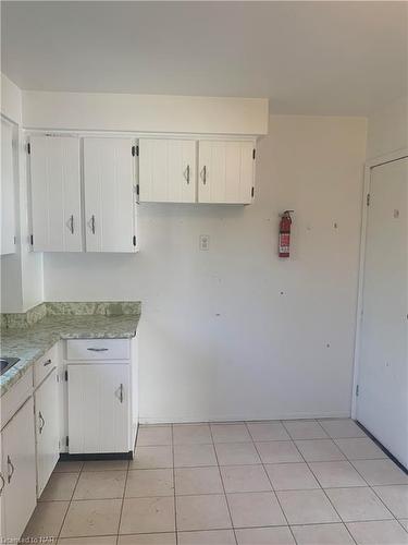 63 Tupper Drive, Thorold, ON - Indoor Photo Showing Kitchen