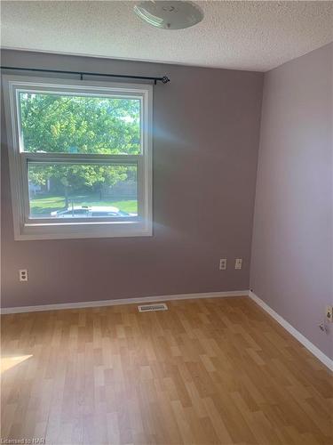 63 Tupper Drive, Thorold, ON - Indoor Photo Showing Other Room