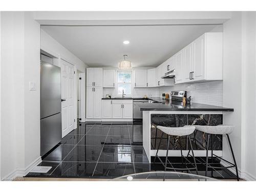 158 Niagara Falls Road, Thorold, ON - Indoor Photo Showing Kitchen