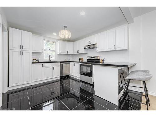 158 Niagara Falls Road, Thorold, ON - Indoor Photo Showing Kitchen