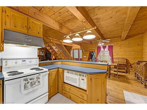 8 Four Mile Creek Road, Niagara-On-The-Lake, ON - Indoor Photo Showing Kitchen